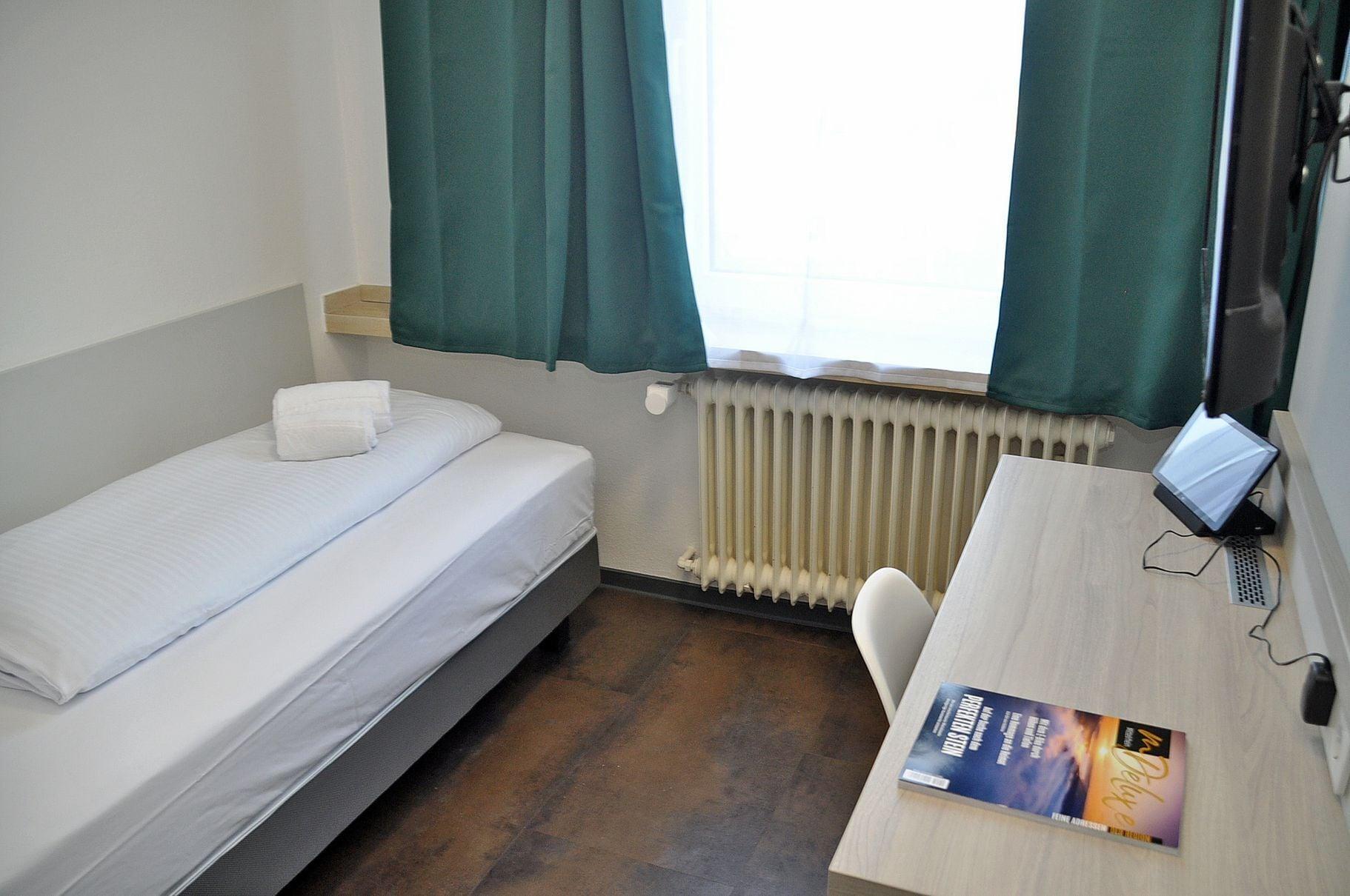 Hotel Am Martinsberg Андернах Екстериор снимка