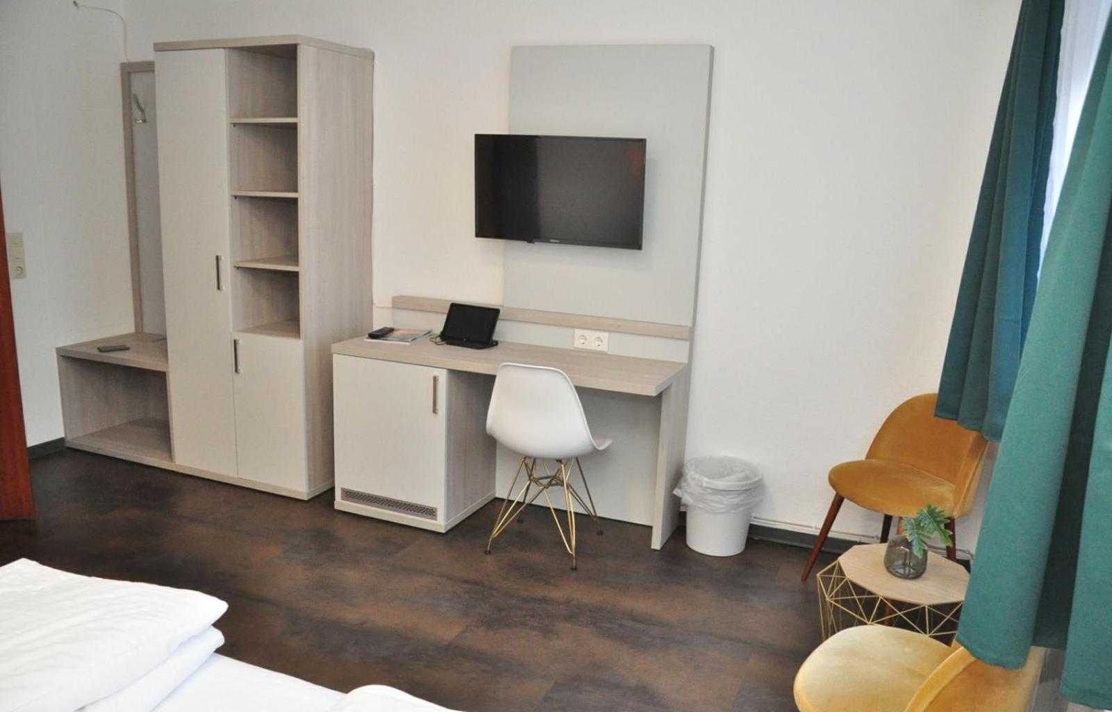 Hotel Am Martinsberg Андернах Екстериор снимка