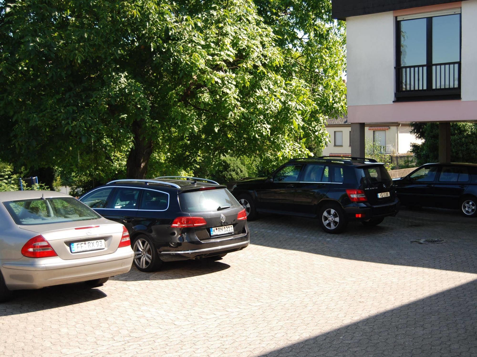 Hotel Am Martinsberg Андернах Екстериор снимка