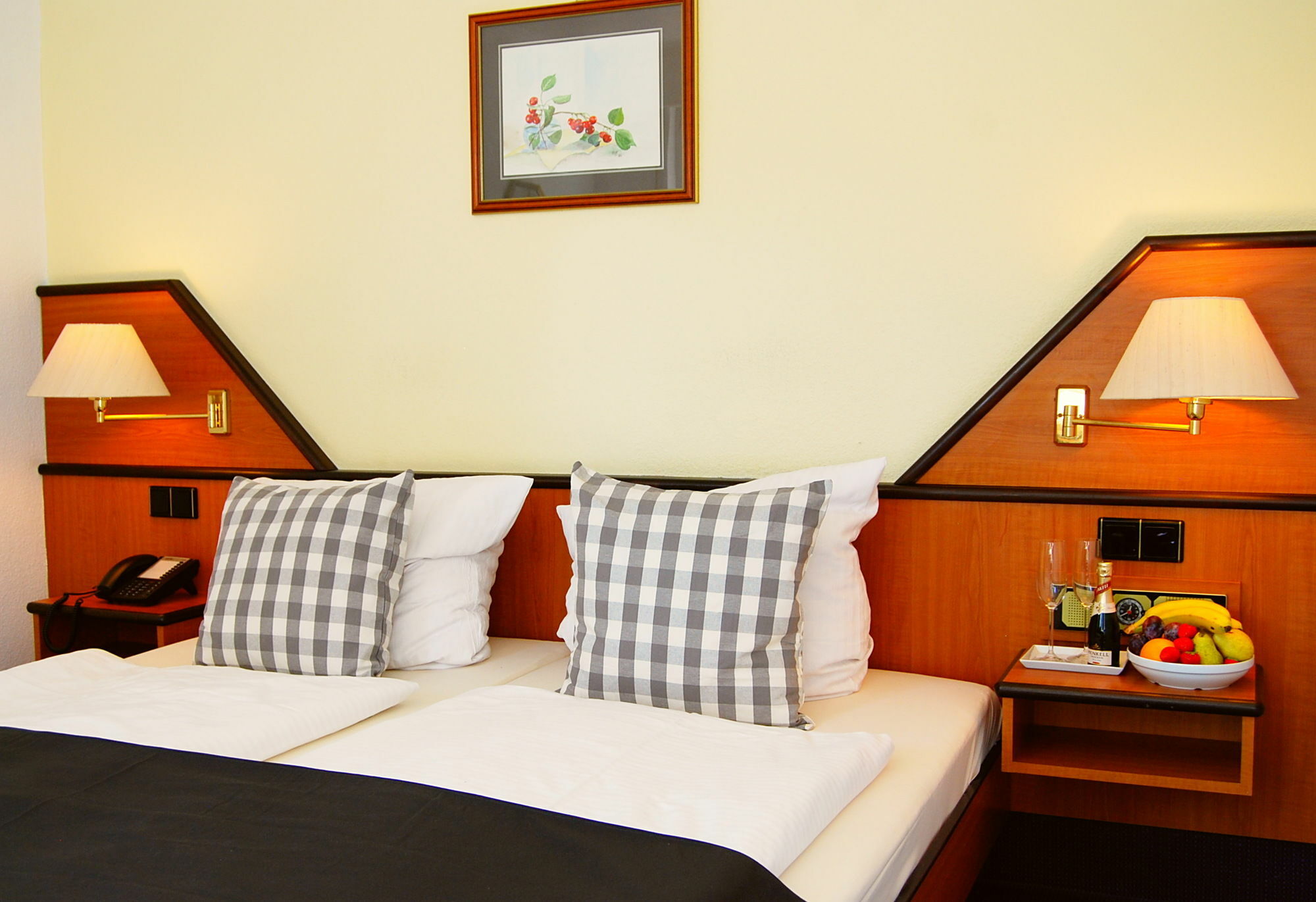 Hotel Am Martinsberg Андернах Екстериор снимка