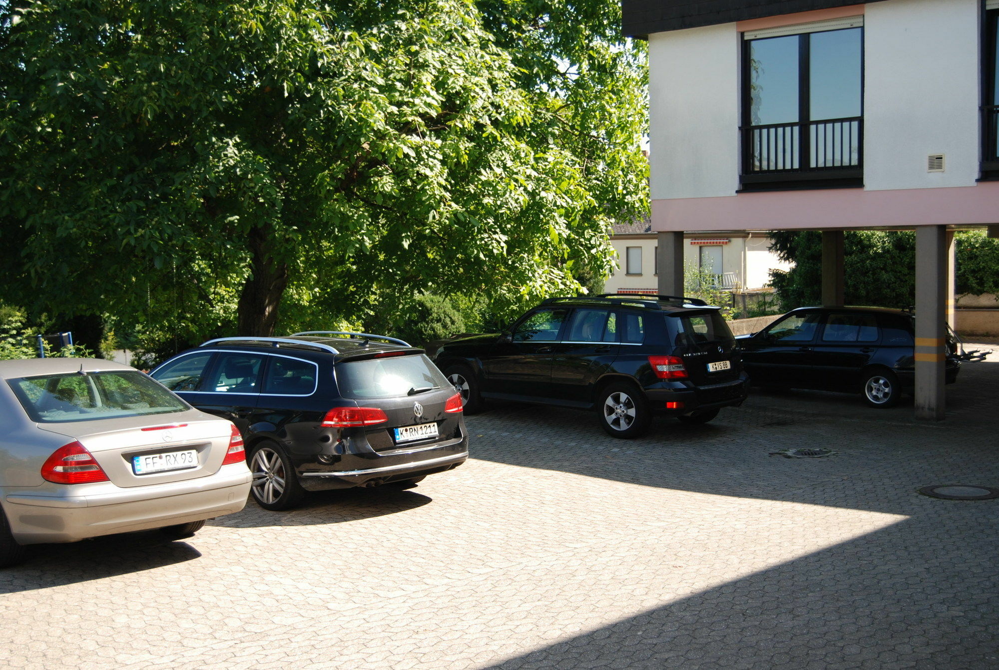 Hotel Am Martinsberg Андернах Екстериор снимка
