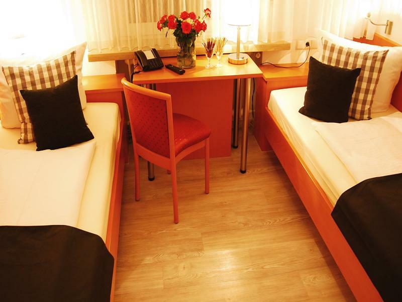Hotel Am Martinsberg Андернах Екстериор снимка