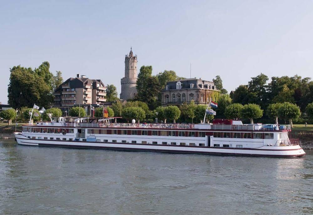 Hotel Am Martinsberg Андернах Екстериор снимка