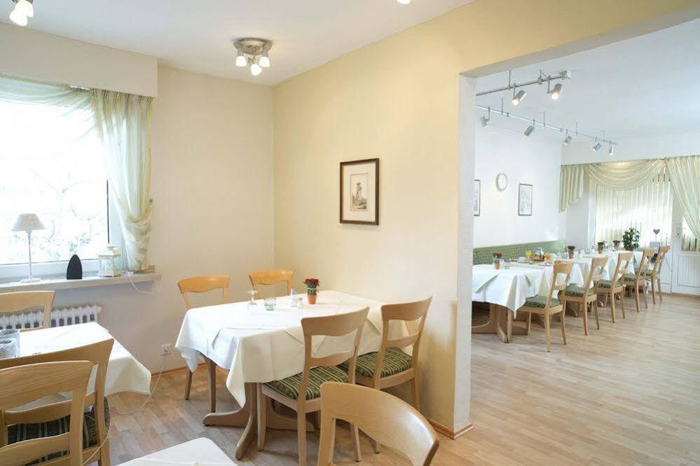 Hotel Am Martinsberg Андернах Екстериор снимка